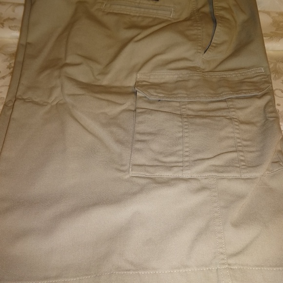 4 prs. Cintas Men's Cargo Shorts - Picture 2 of 8